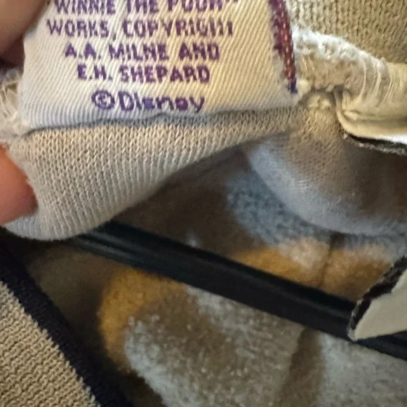 Vintage Winnie the Pooh Cream Sweatshirt - Picture 4 of 6